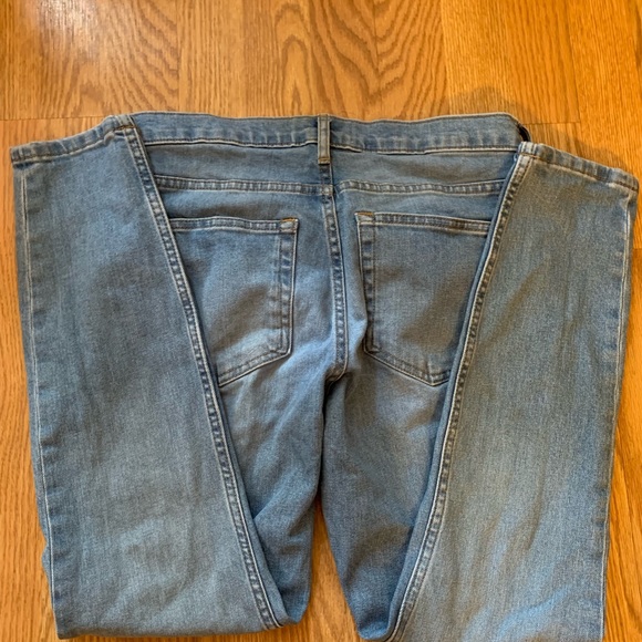 Everlane straight leg skinny jeans in light wash - Picture 4 of 7